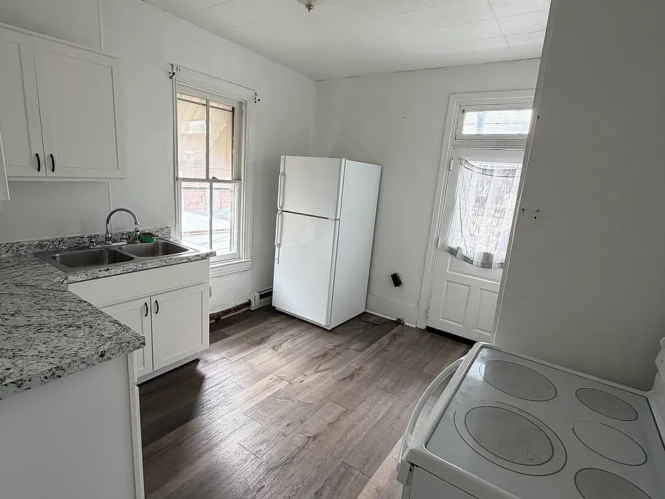 153 W Jackson St #2