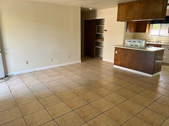 5th image of 3735 Myrtle Ave #2