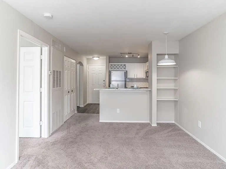Mission Club Apartments — Photo 14