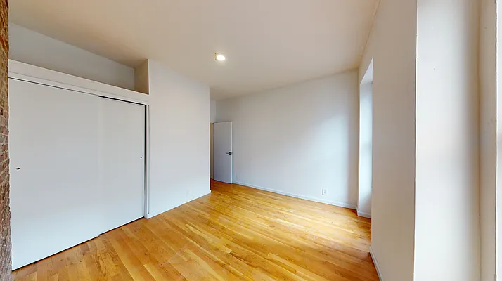 Rented by Bond New York | media 25