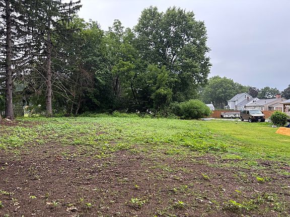 3rd image of 0 Mead Ave