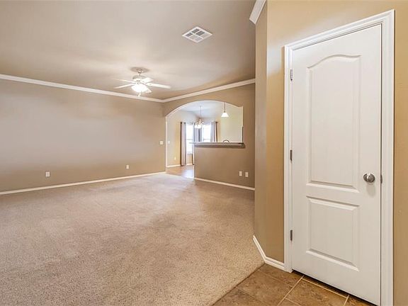 4th image of 13637 Bradbury Ln