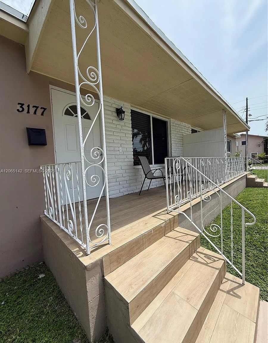 South Bay Estates — Photo 2