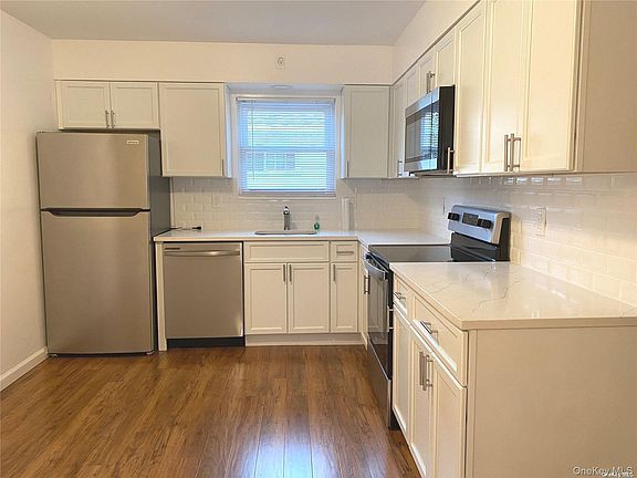 3rd image of 69 Inwood Rd Floor 2