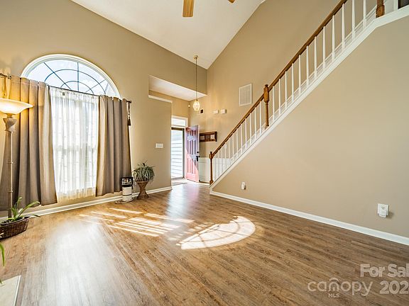 4th image of 3112 Emerald Meadow Ln