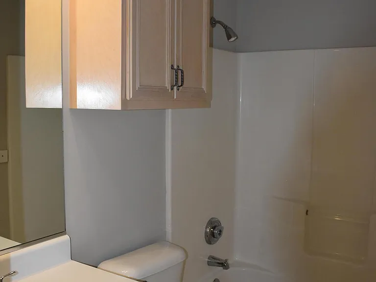 710 Legacy Ct — Photo 13