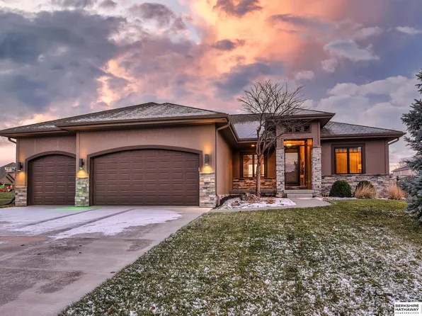 11661 Deer Creek Dr, Omaha, NE 68142