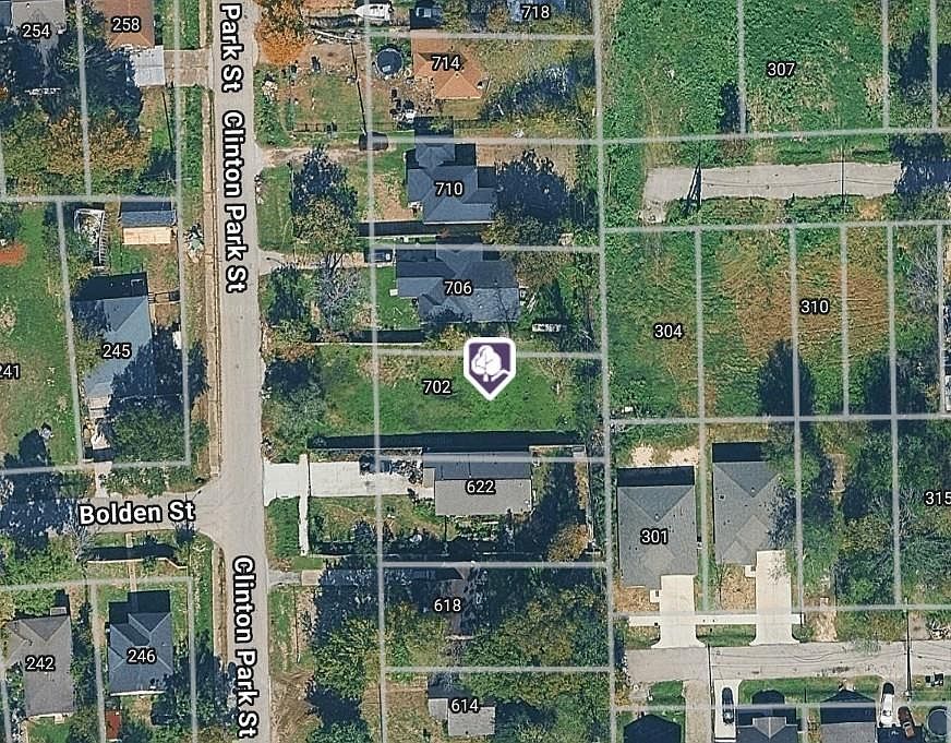 2nd image of 702 Clinton Park St
