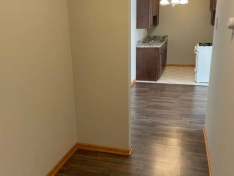 Cedar Avenue Apartments — Photo 35
