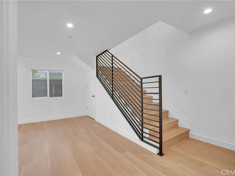 18221 Chatsworth St #A — Photo 7
