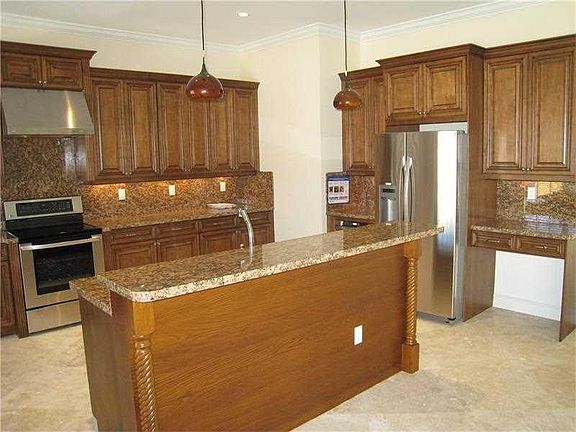 3rd image of 2747 NE 21st Ct