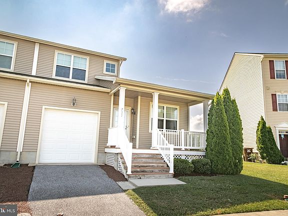 3rd image of 733 Wye Oak Dr