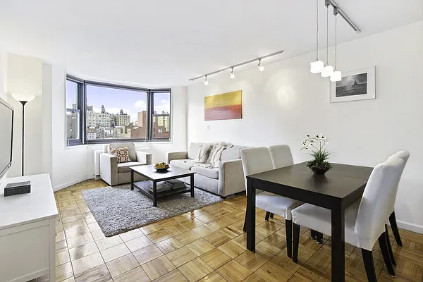 Sold by Compass | media 7