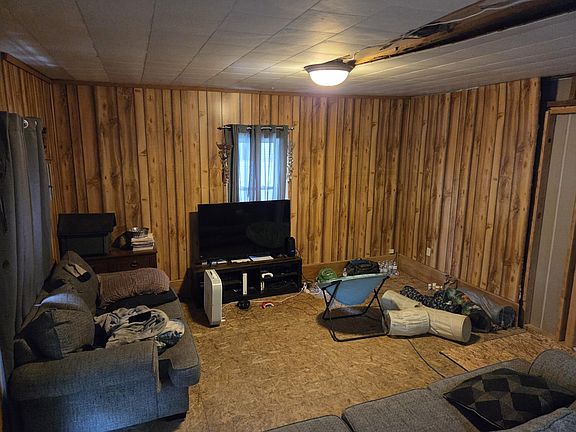 3rd image of 112 Gilbertson Ave