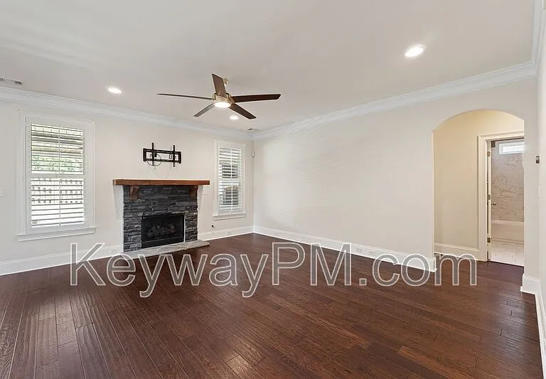 232 Dixon Ct — Photo 6
