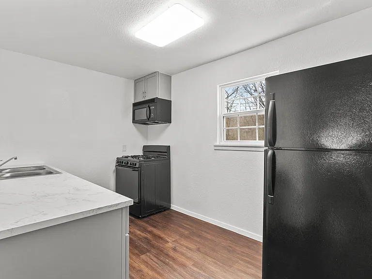 4524 Collins Ave — Photo 10