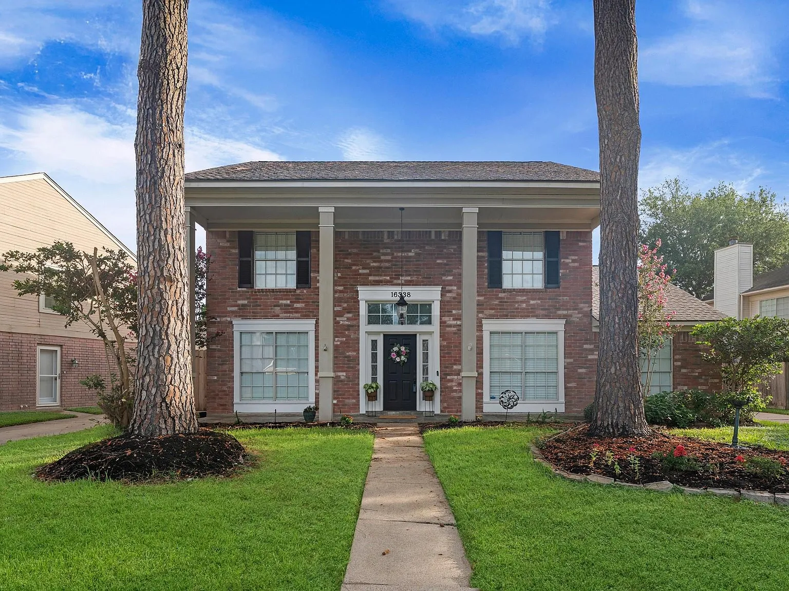 4 bed, 2.5 bath, 2360 sqft, $2,395 — Photo 1