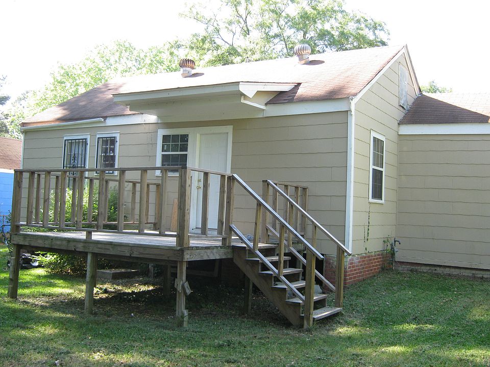 Back view w Deck