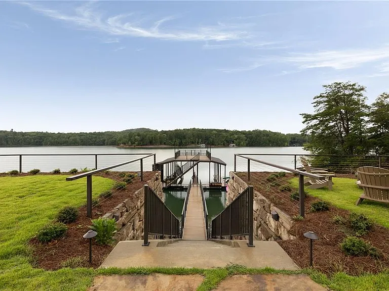 725 Rocky Point Dr — Photo 132