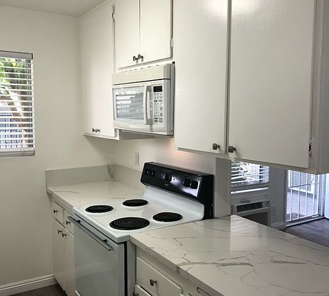4th image of 325 Wisconsin Ave #34de1e5a8