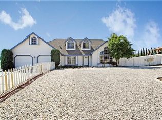 16456 Ohna Rd, Apple Valley, CA 92307