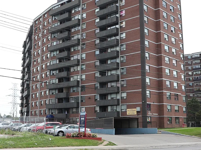 1385 Midland Ave — Photo 12