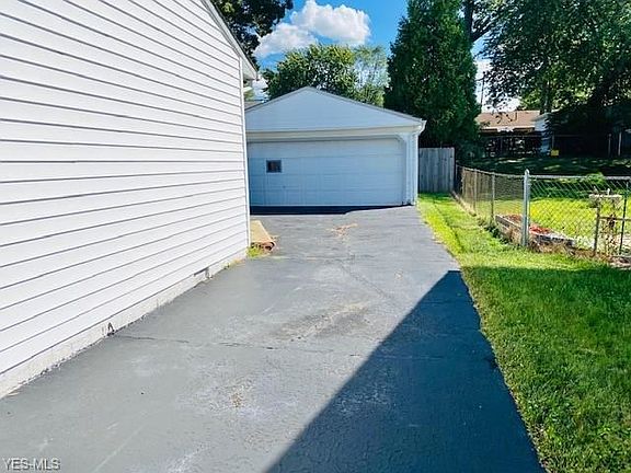 3rd image of 7766 Fern Dr