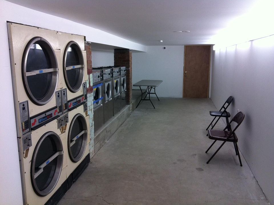 Building Photo 3