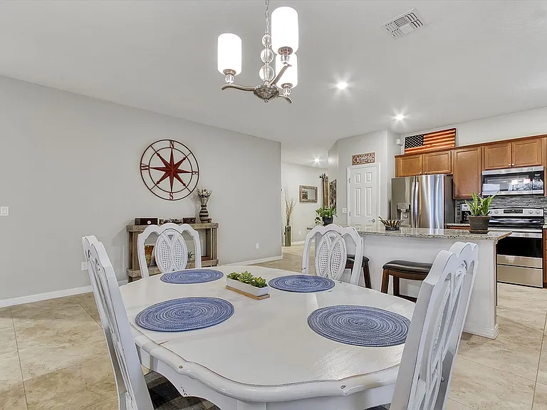 5611 Barletta Dr — Photo 9
