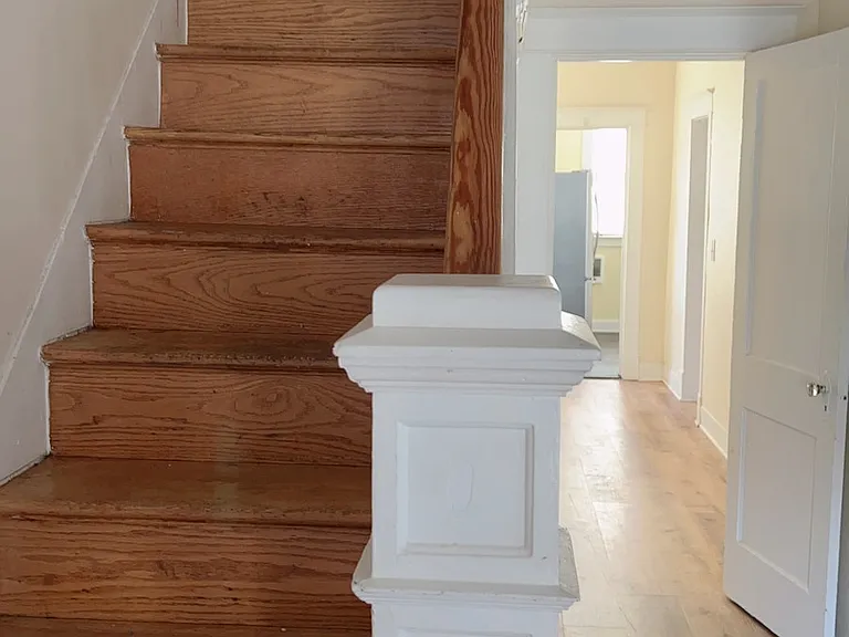 2307 Windsor Ave — Photo 5