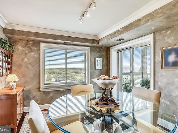 5th image of 2151 Jamieson Ave S #1910