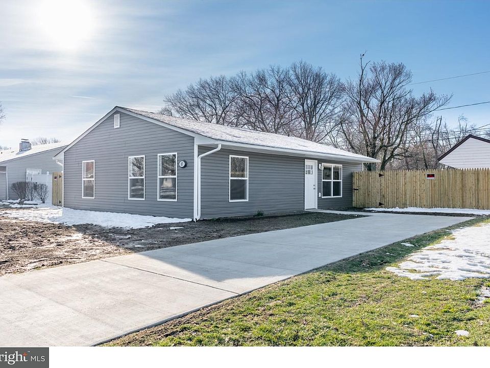 1st image of 57 Chaucer Dr