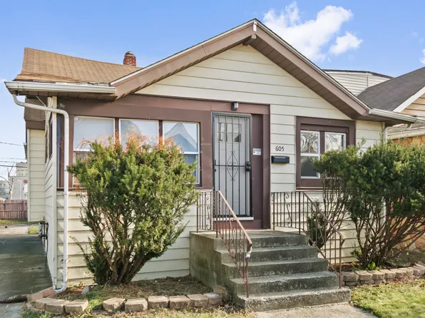 605 Douglas Ave, Calumet City, IL 60409