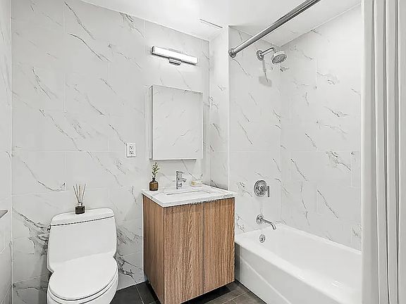4th image of 30-33 29th St #506