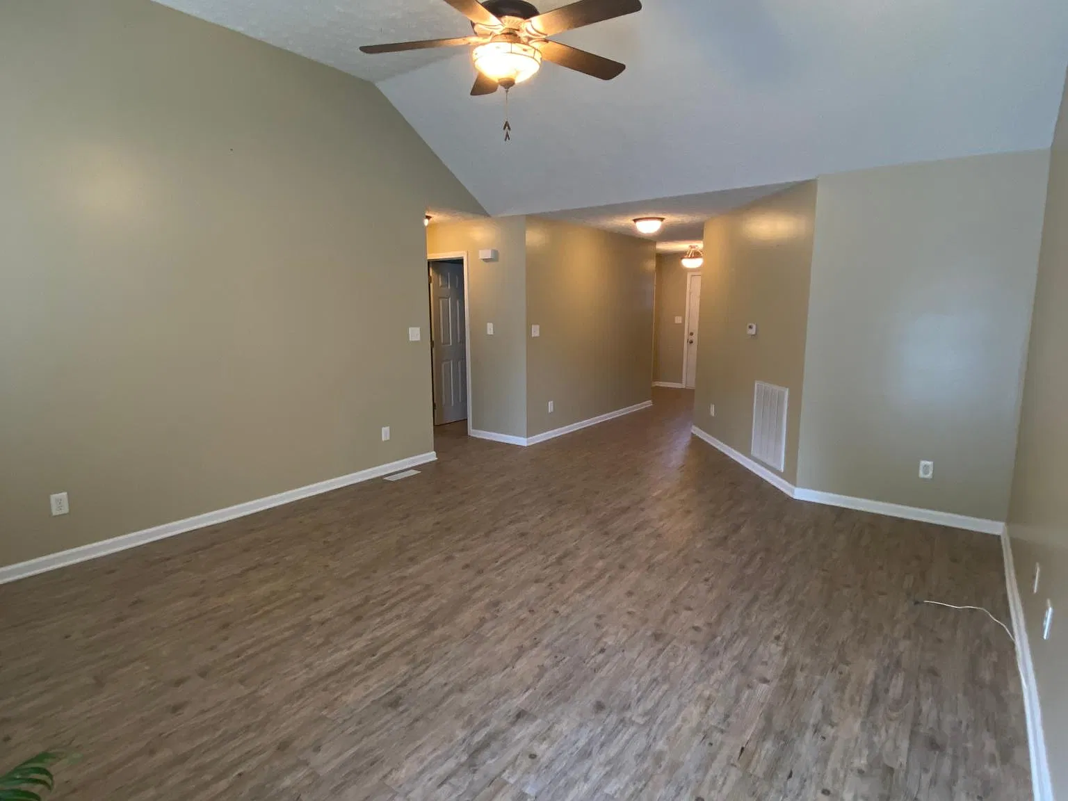 3 bed, 1400 sqft, $1,725 — Photo 3