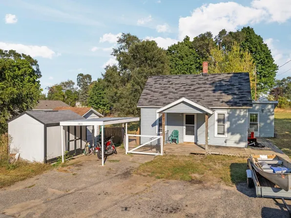 1611 Ewing St, Grawn, MI 49637