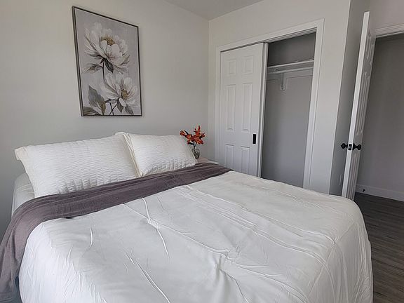 4th image of 324 61st St NE #7
