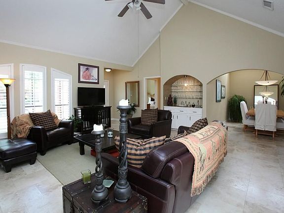3rd image of 6047 Willow Wood Ln