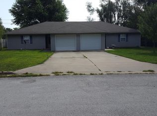 304 N Williams Ave, Bolivar, MO 65613