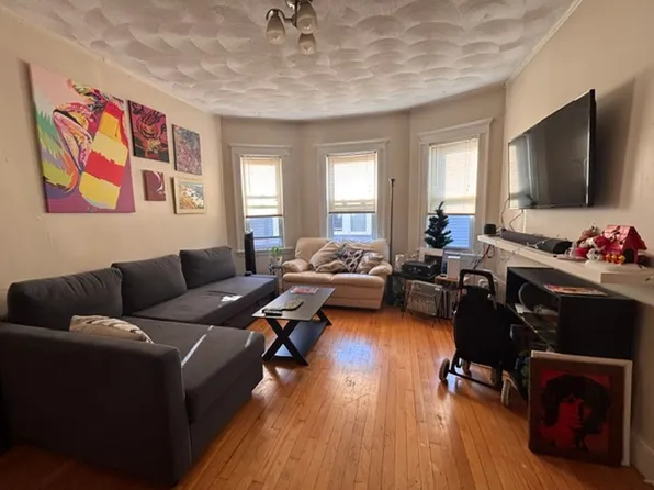 14 Greylock Rd #2B, Allston, MA 02134