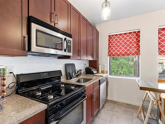 3rd image of 830 Bronx River Rd APT 6C