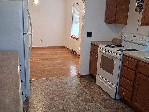 3rd image of 705 W Kelley St