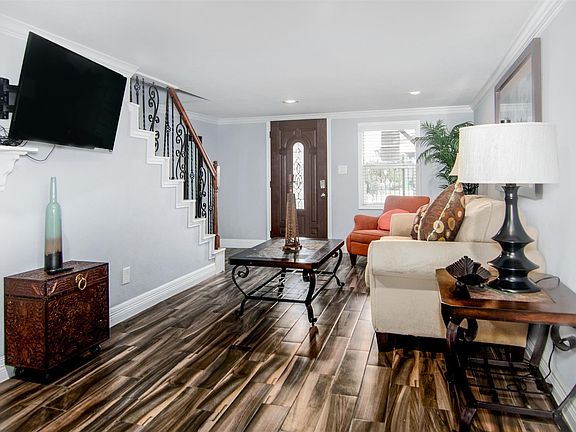 5th image of 2217 Grover Ave