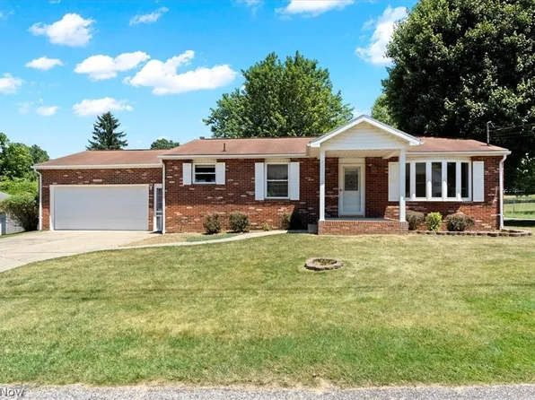 1515 30th St, Vienna, WV 26105