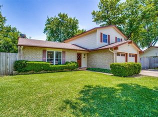 1904 Meadow Gln, Irving, TX 75060