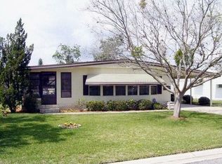 1327 Apache Cir, Tavares, FL 32778