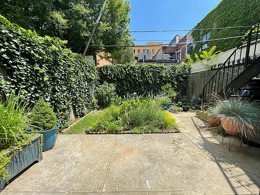 Rented by MySpaceNYC | media 21