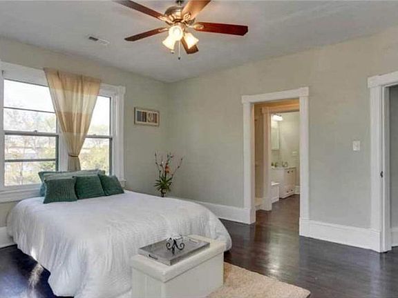 3rd image of 2917 Bayview Blvd