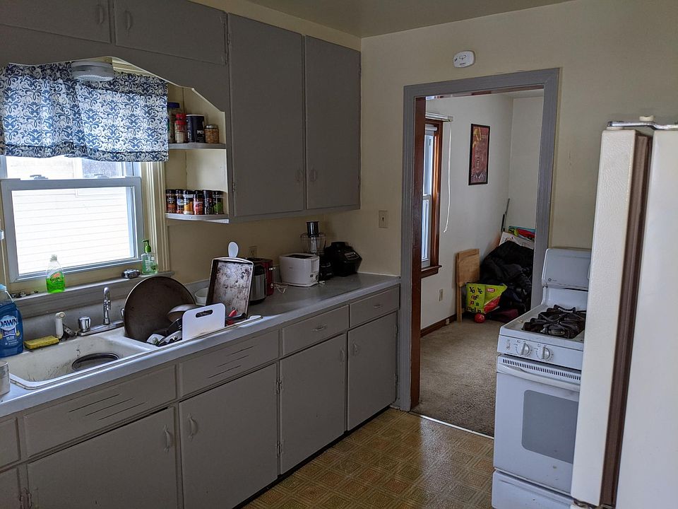 1st image of 640 E 38th St