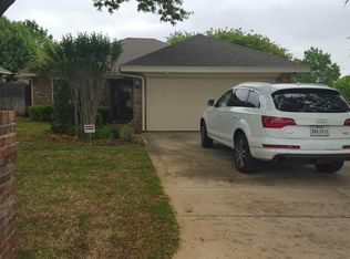 4733 Village Oak Dr, Arlington, TX 76017